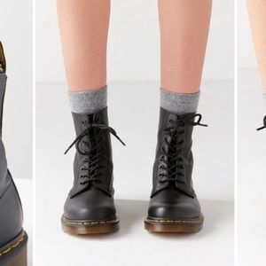 BLACK DOC MARTENS BOOTS